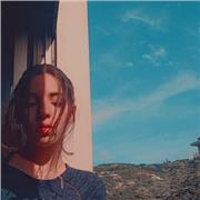 Studentessa della quarta liceo fornisce lezioni di lingua inglese